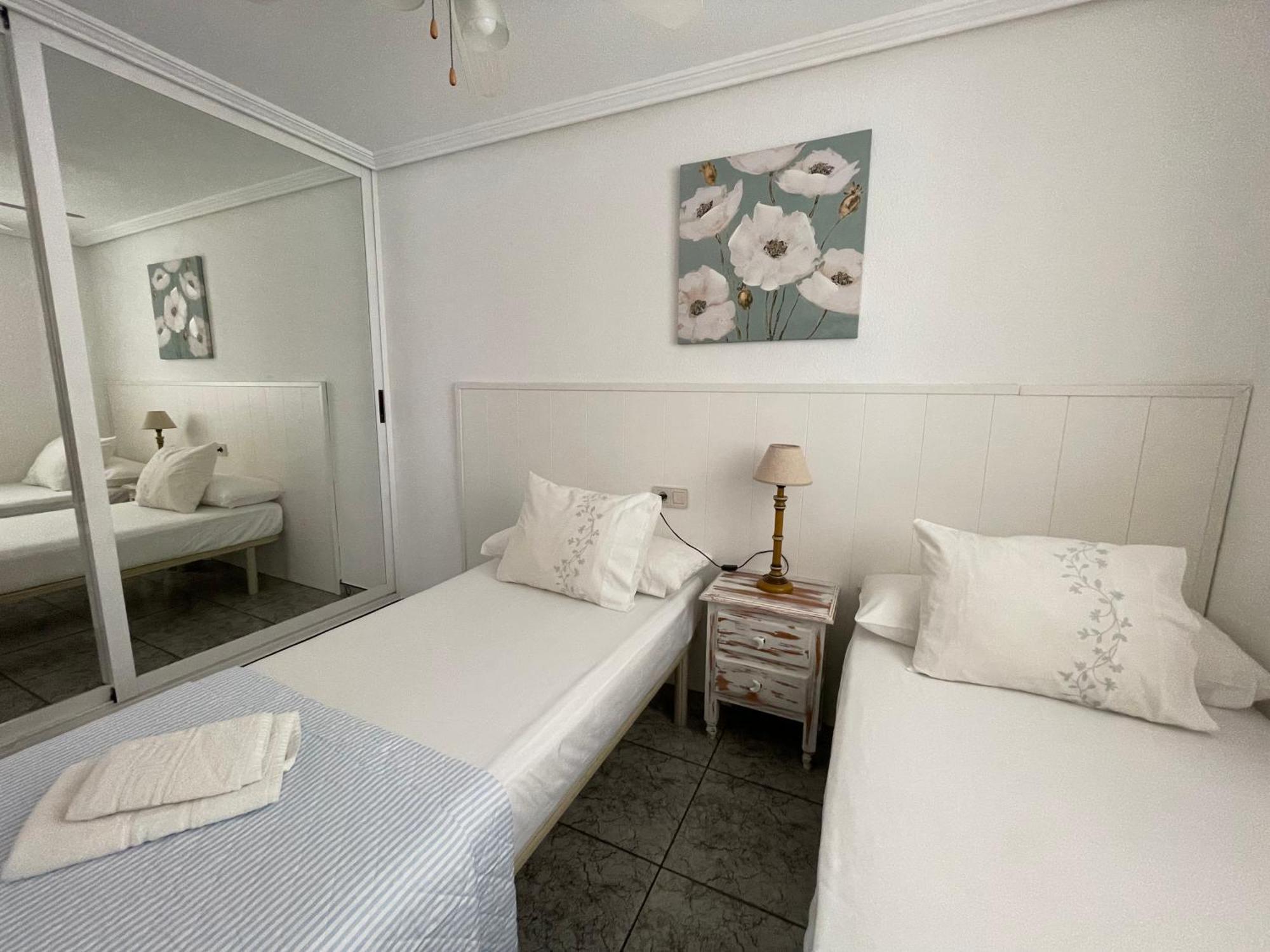 A Un Minuto De La Playa De Levante Apartment